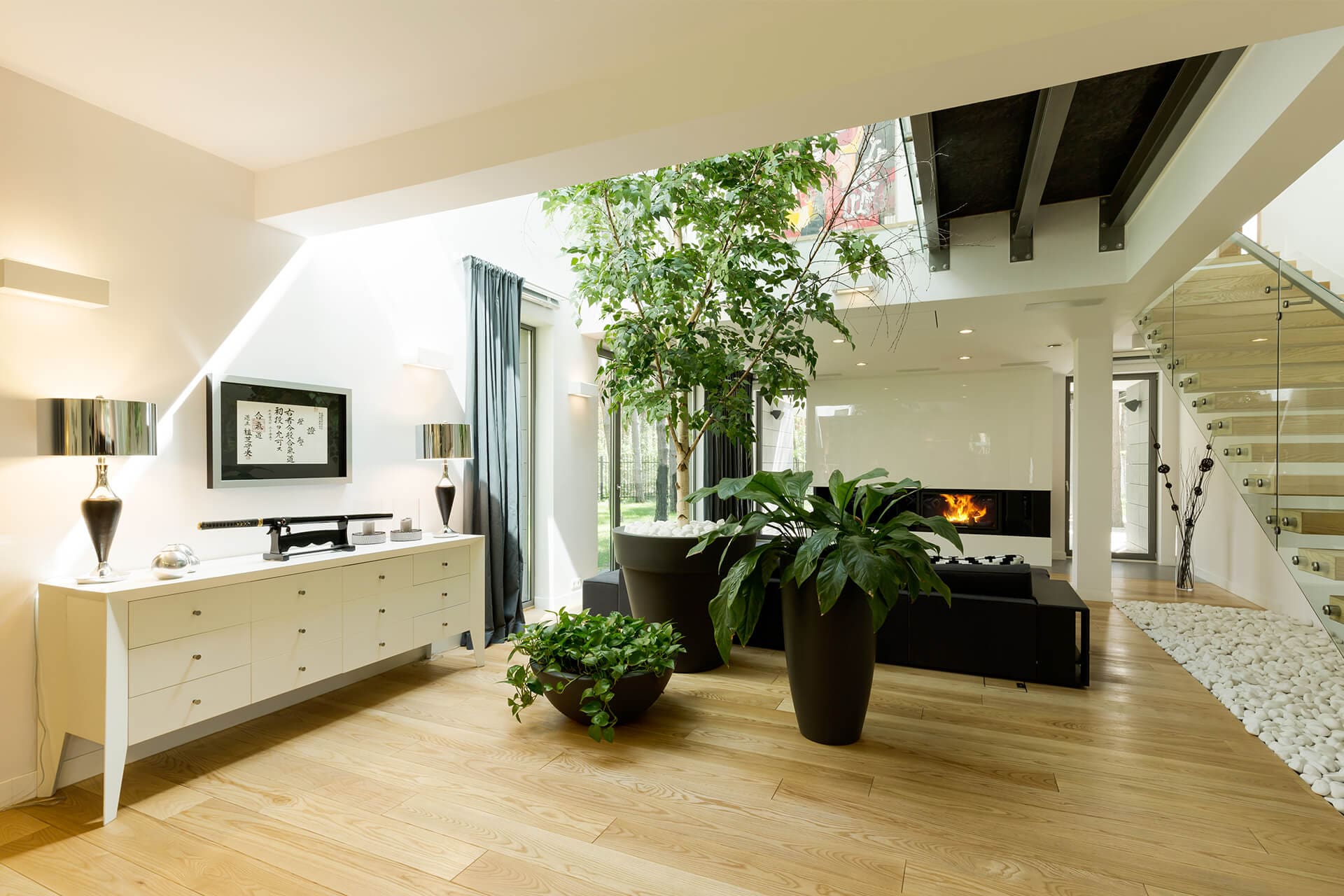 spacious-patio-in-modern-house-PJELC3C-1.jpg